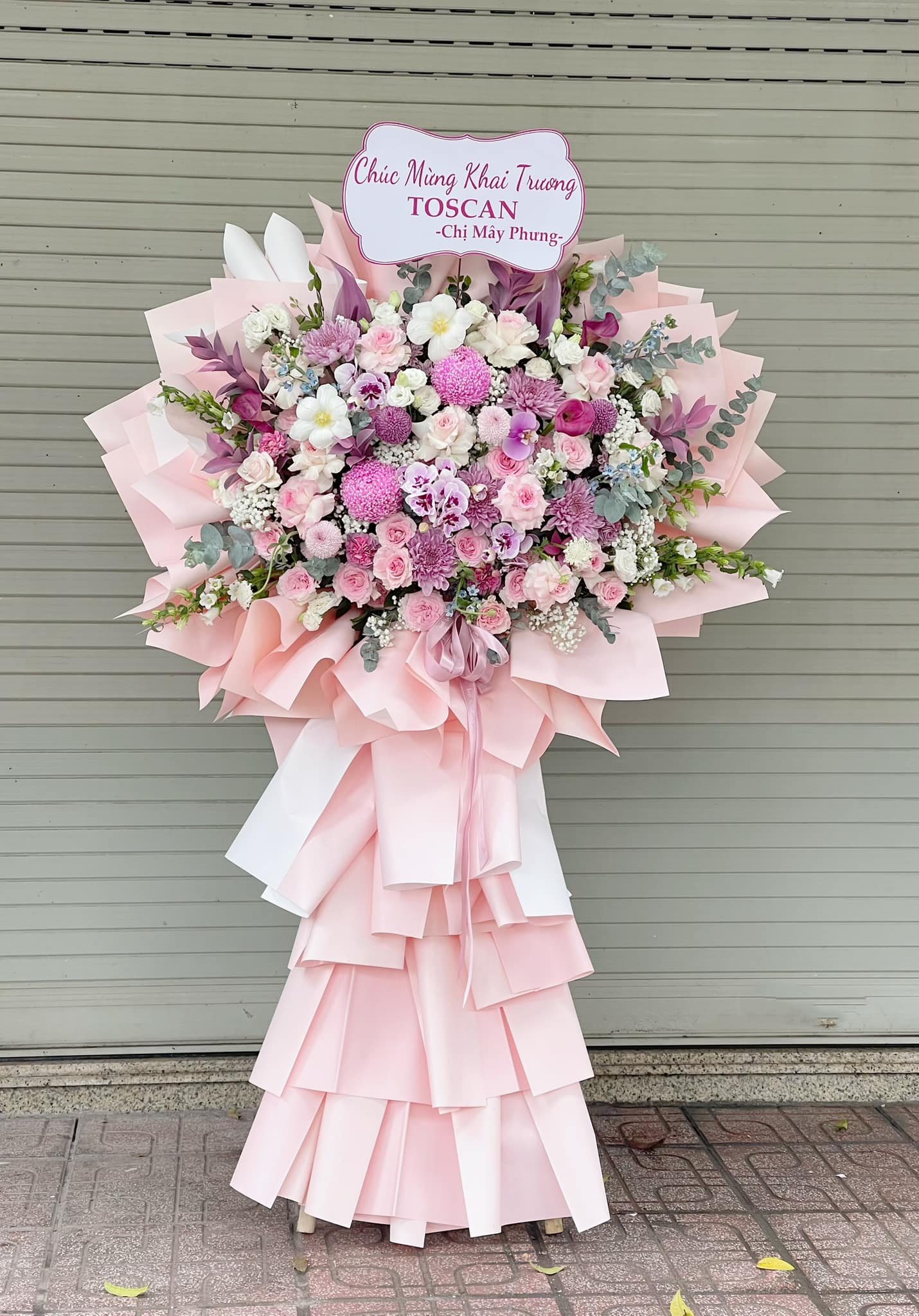 Tặng hoa khai trương phù hợp với người nhận mang nhiều ý nghĩa sâu sắc