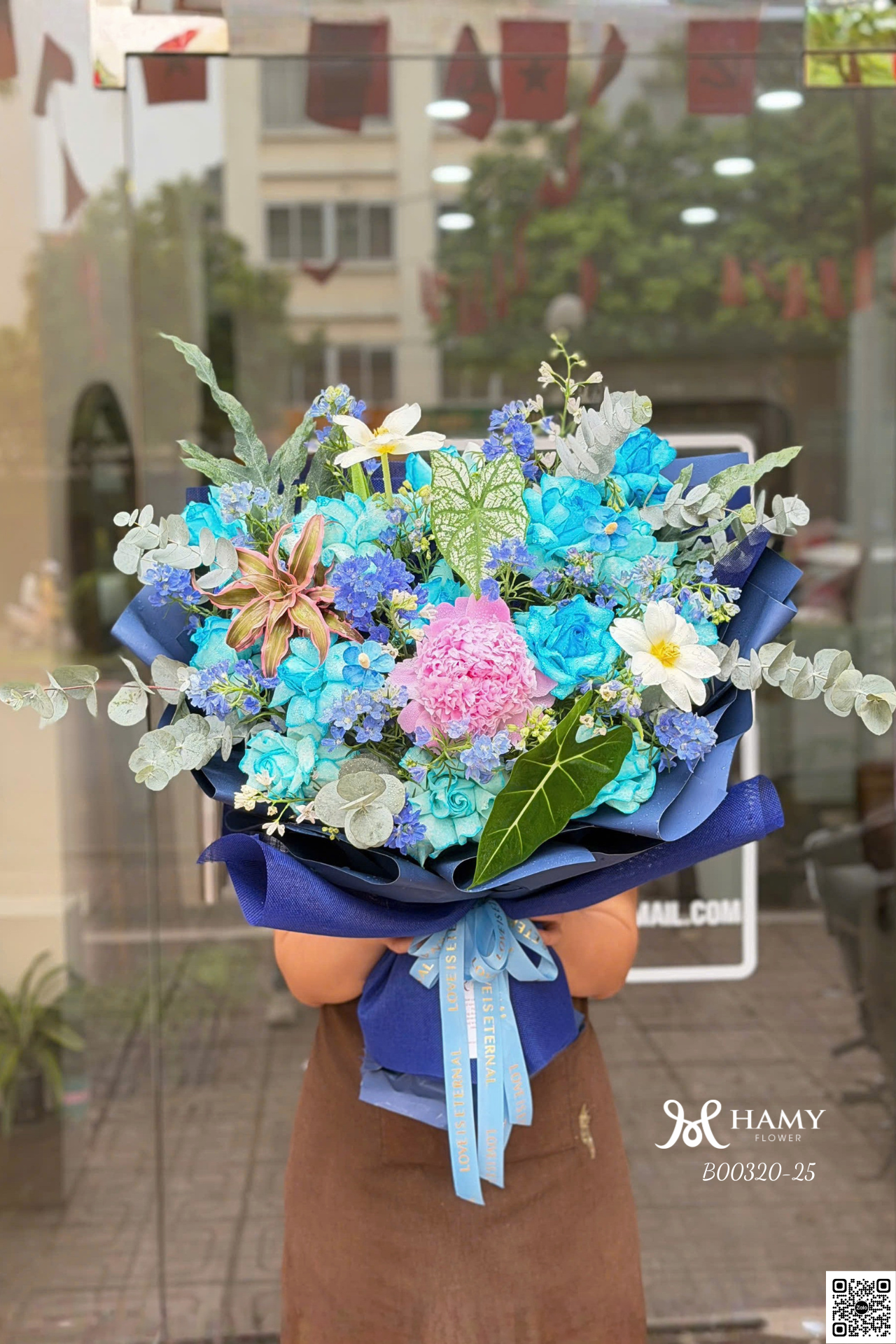Bó hoa nhập khẩu tone xanh dương tại Hamy Flower